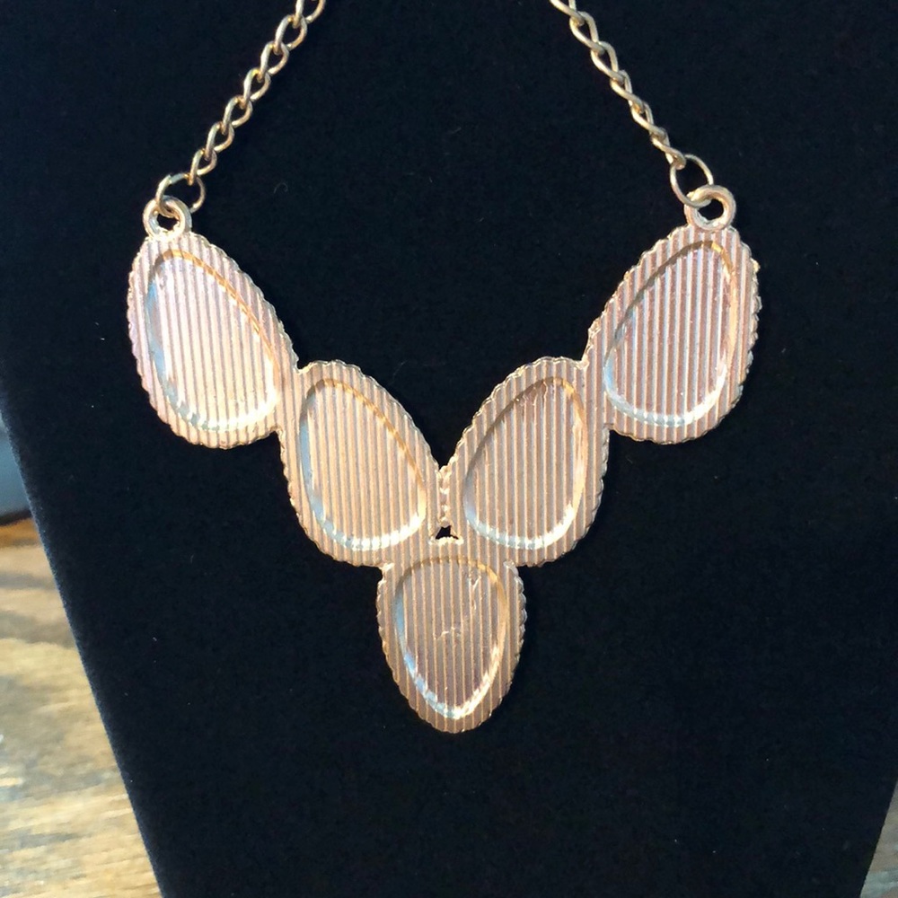 Necklace - Picture 2 of 2